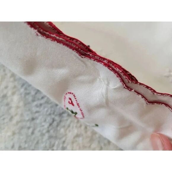 Vtg NEW "Strawberry" Embroidered Madeira Linen Set, 1 Table Runner, 8x Napkins a - Picture 4 of 12